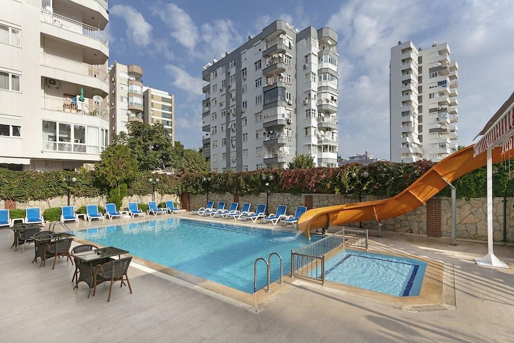 Hotel Lara Dinc