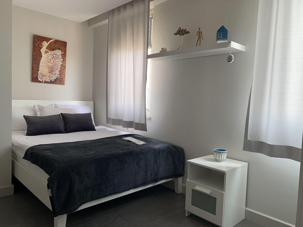 Arkk Homes 2*