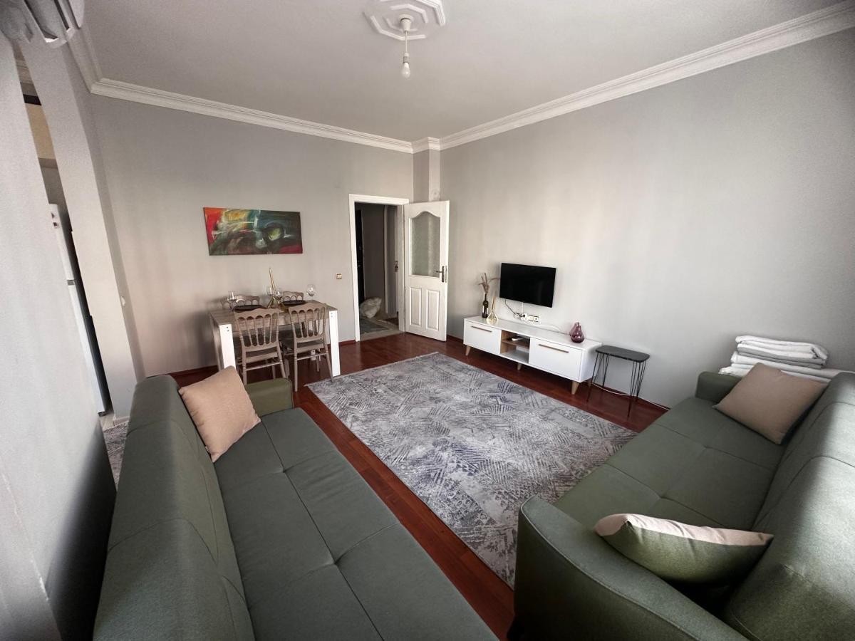 Apartment 500 Meters To Konyaalti Beach, 2+1 Fully Furnished Antalya