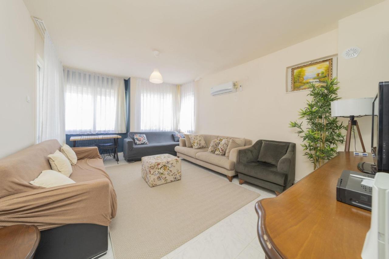 Daire Spacious Flat Near Lara In Muratpasa