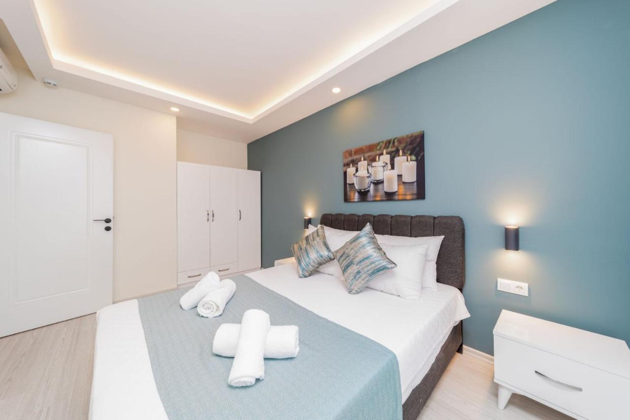 Hadrian Towers Hotel *