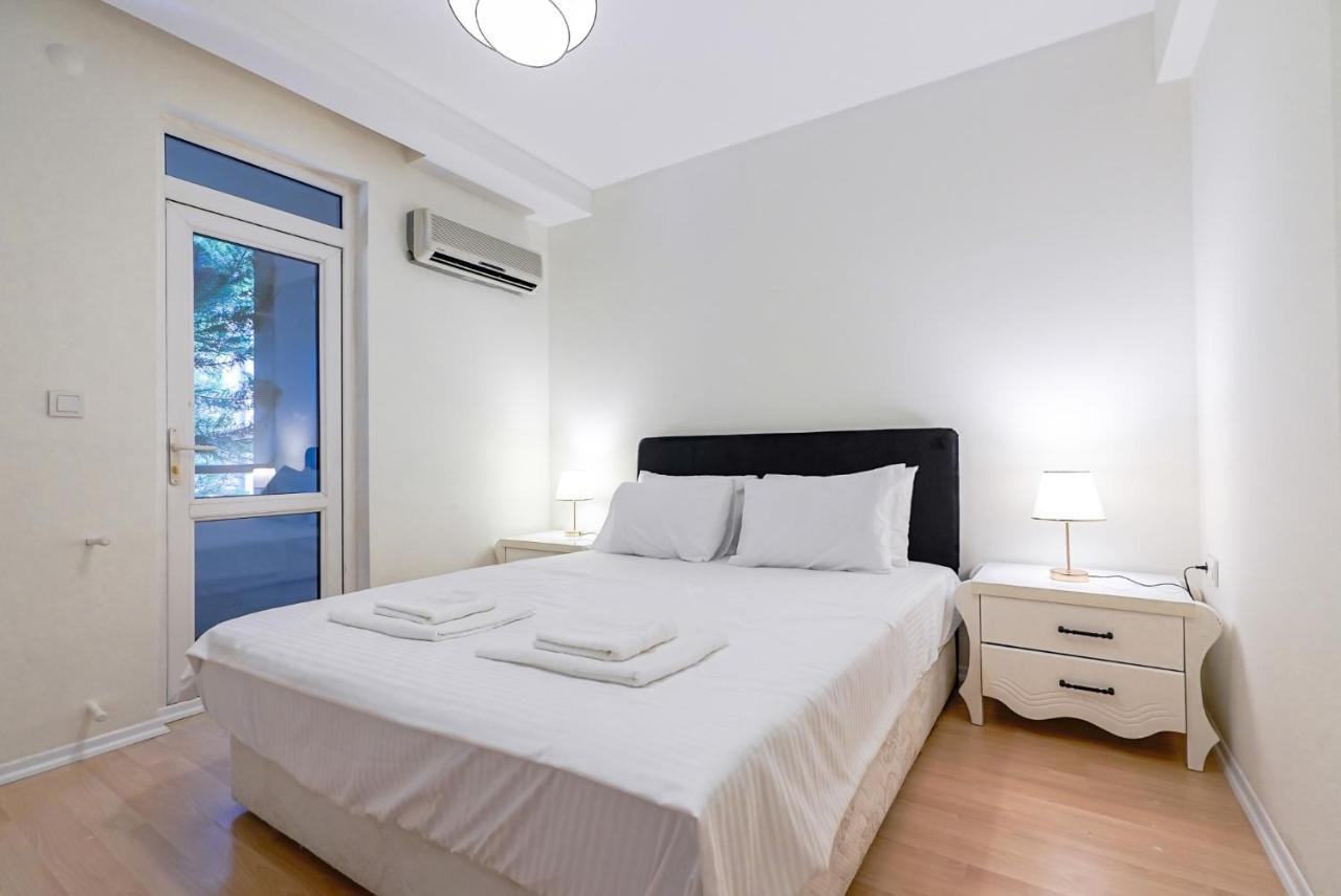Apartment Charming Oasis With Balcony 3 Min To