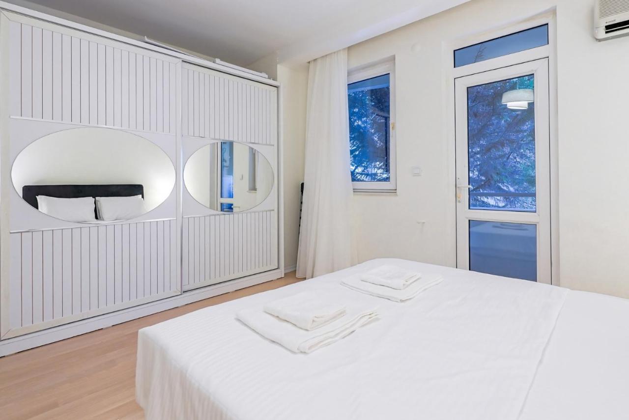 Apartment Charming Oasis With Balcony 3 Min To *