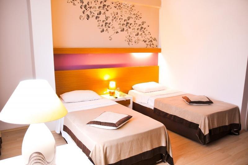 Otel Expo Park 3*