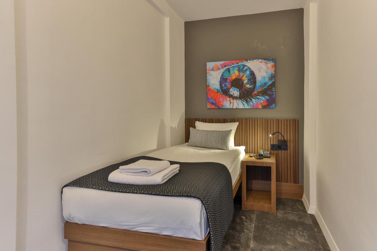 Wolf Of The City & Spa Hotel