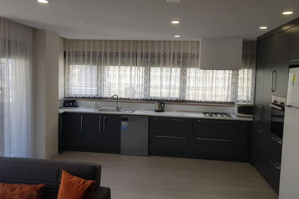 10 Location, Close To Beaches And Anywhere * Antalya