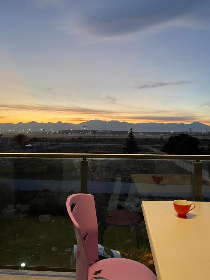 Lux 1+1 Airport View Apartment *