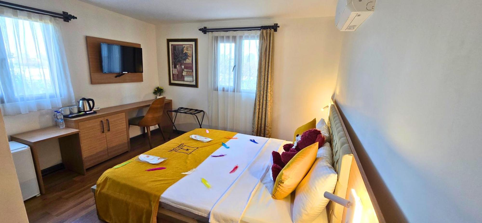 Hotel Comfy Lara *