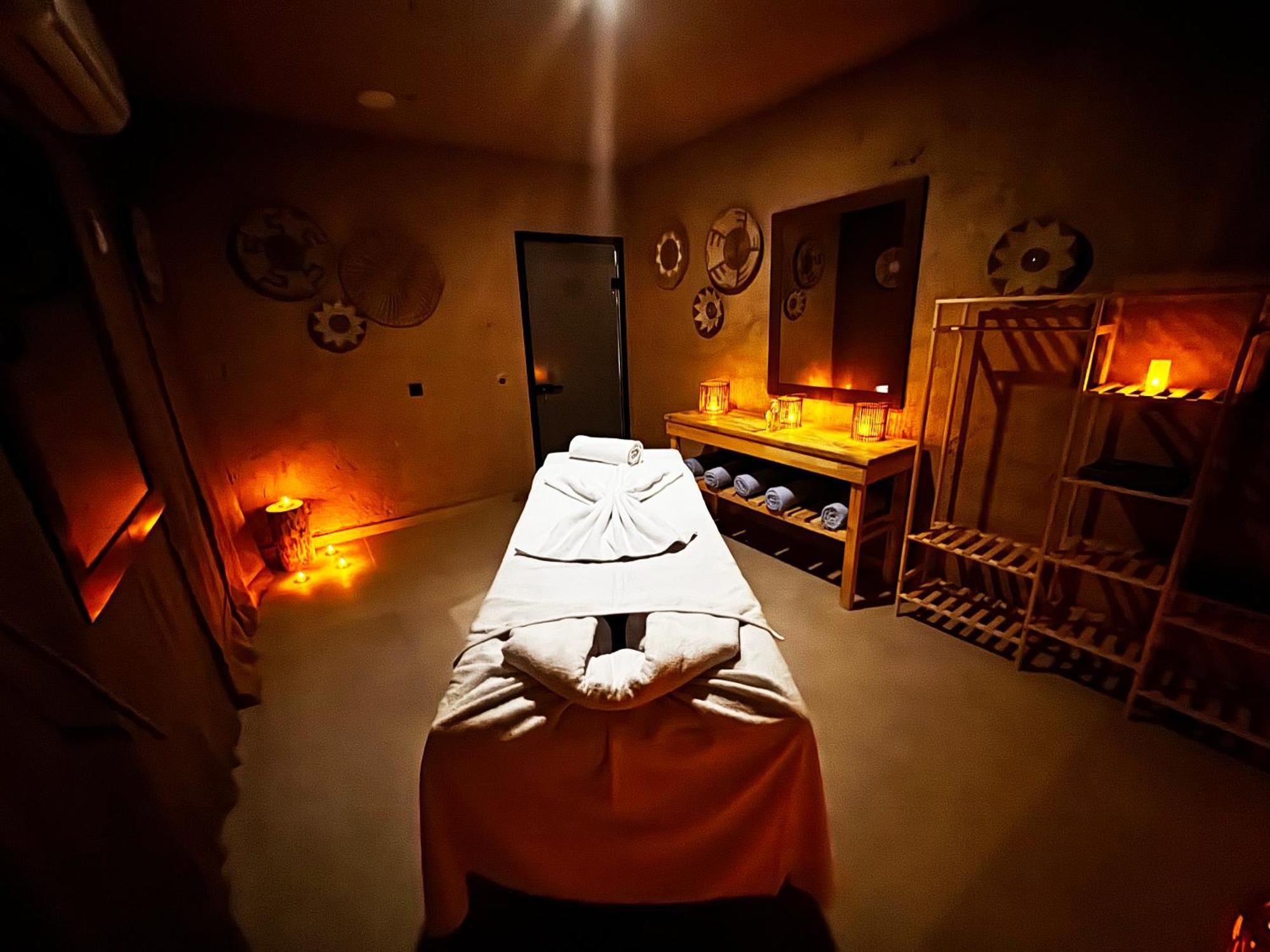 Wolf Of The City & Spa Hotel *