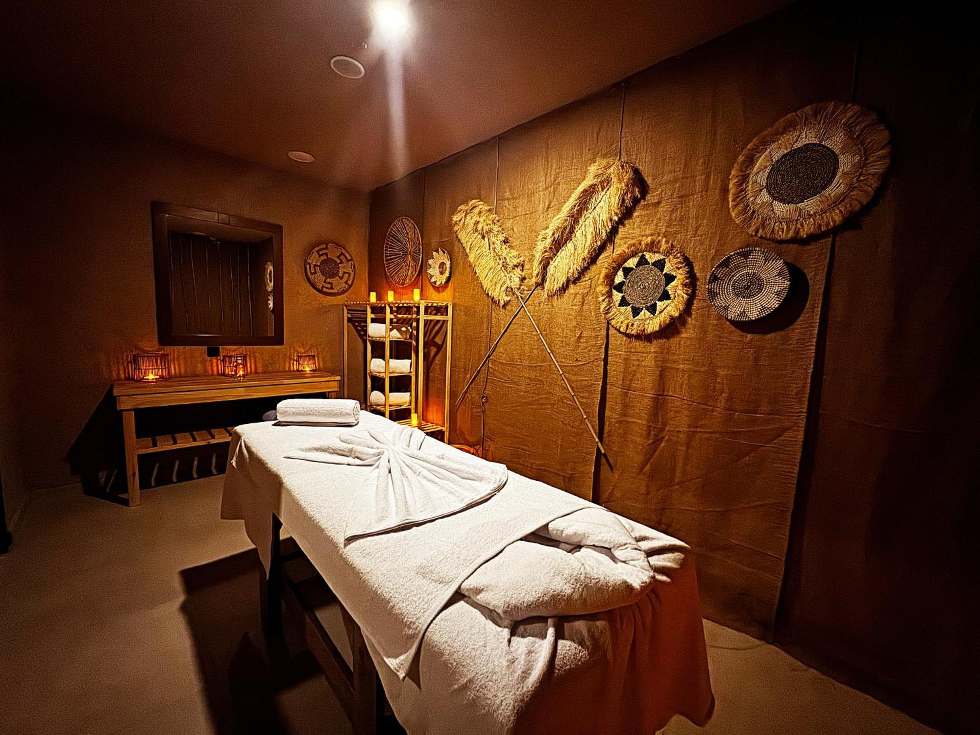 Wolf Of The City & Spa Hotel