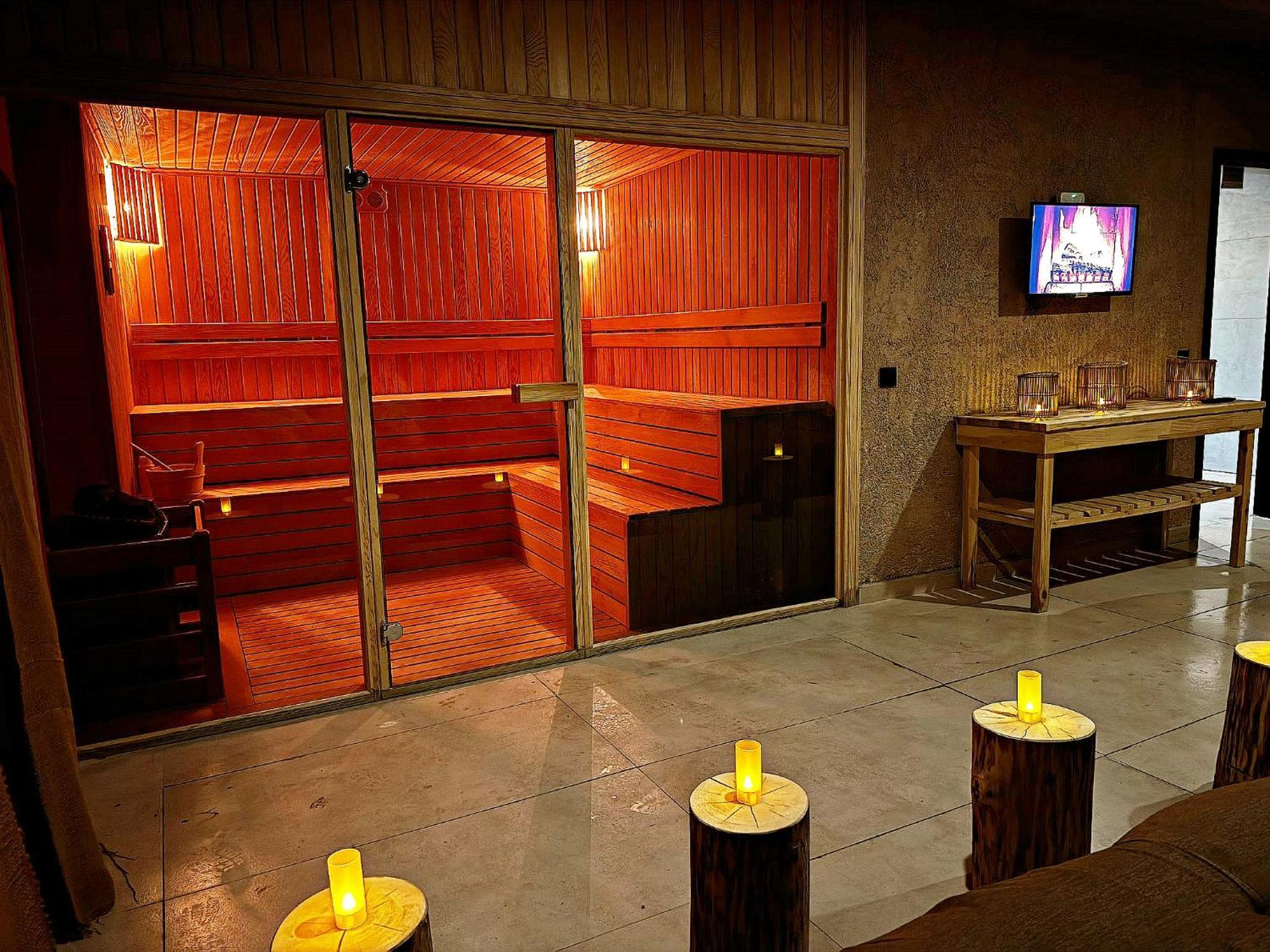 Hotel Wolf Of The City & Spa