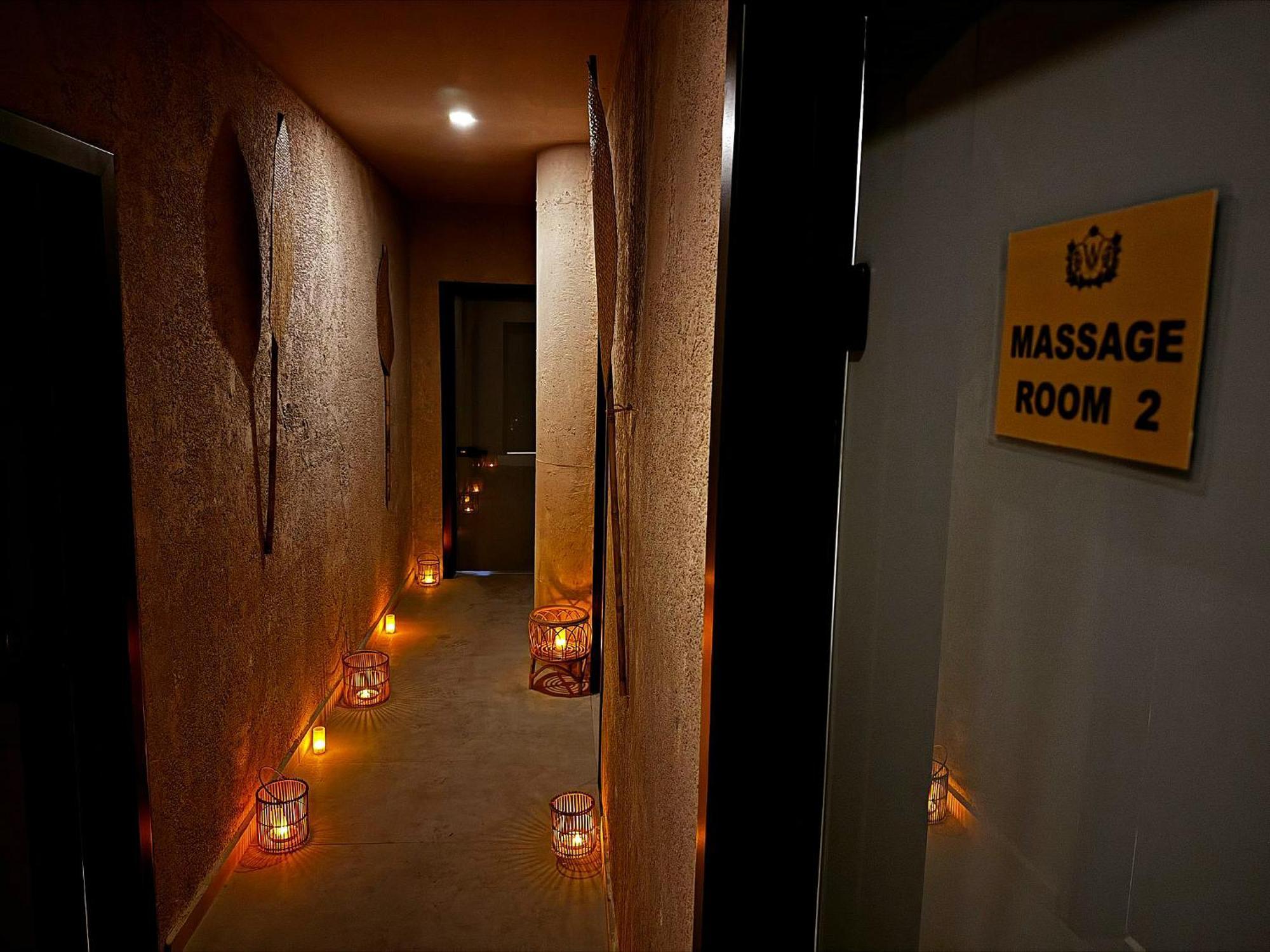 Wolf Of The City & Spa Hotel