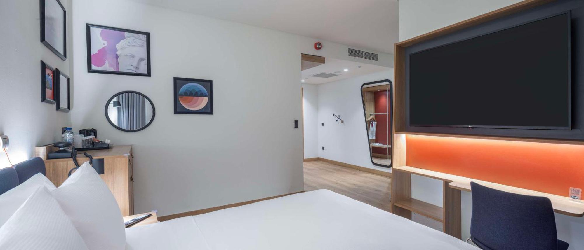Hampton By Hilton Airport Hotel 4*