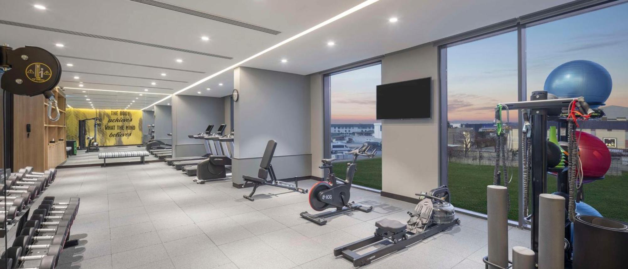 Hampton By Hilton Airport 4*