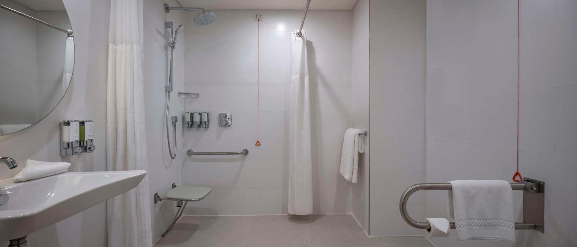 Hampton By Hilton Airport Hotel 4*