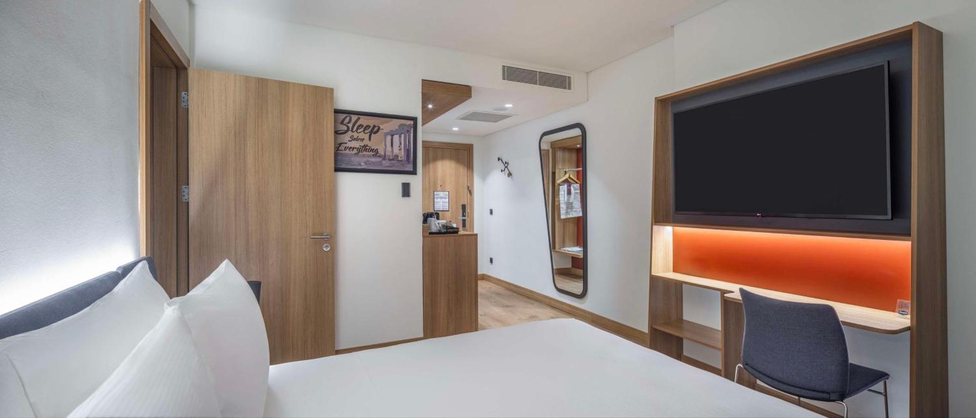 Hampton By Hilton Airport 4*