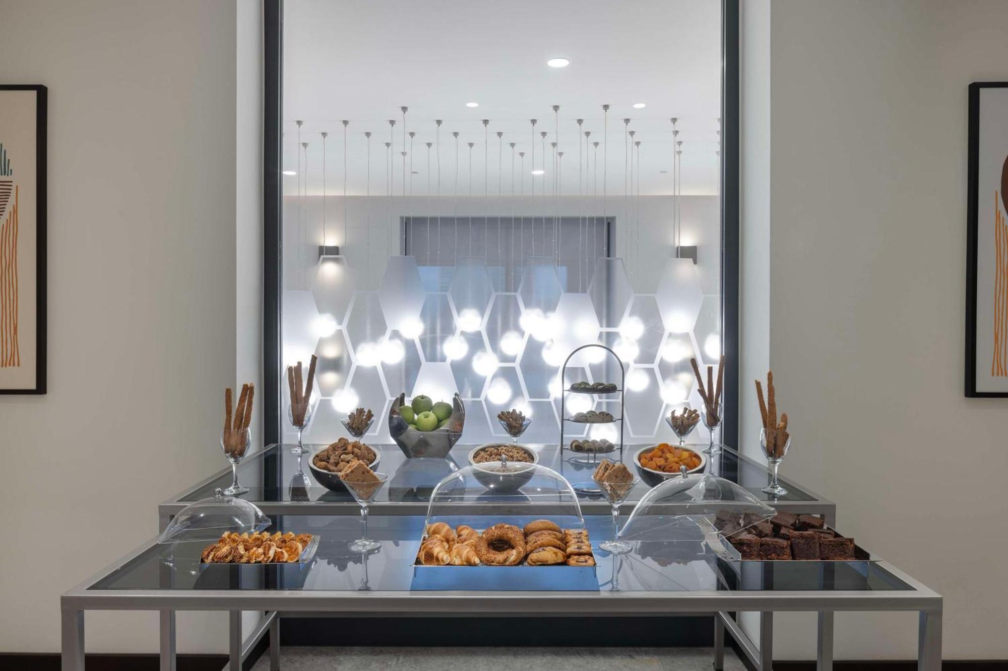 Hampton By Hilton Airport Hotel Antalya