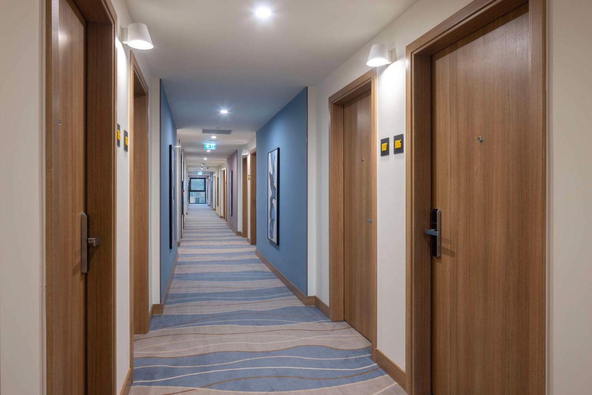 Hampton By Hilton Airport Hotel