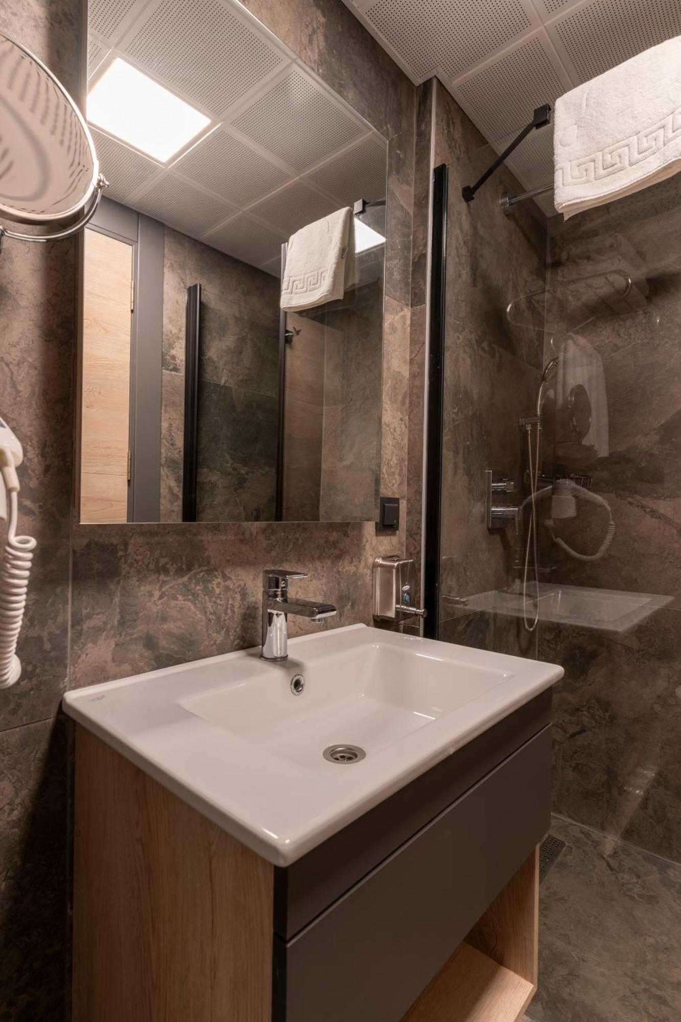 Hotel Irenic