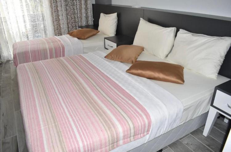 Aparthotel Bone *