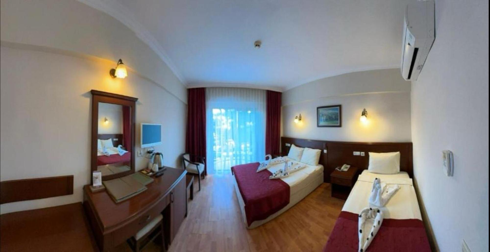 Astoria Park & Hotel 4*