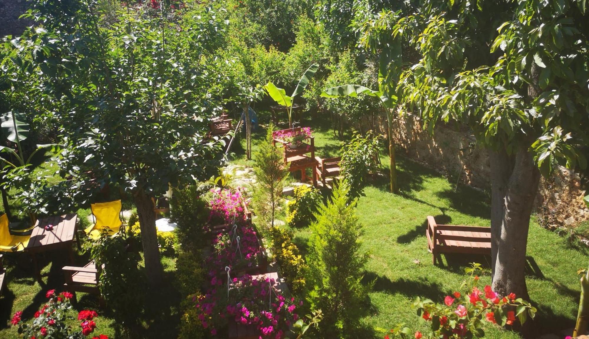Pansiyon Demeter Rose Stonehouse Pansion
