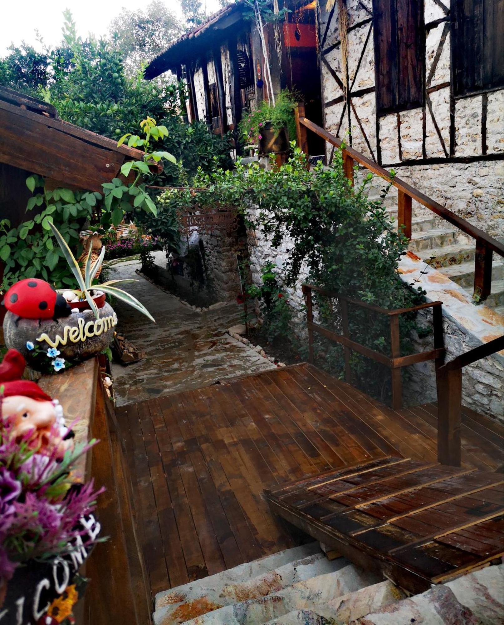 Demeter Rose Stonehouse Pansion Antalya