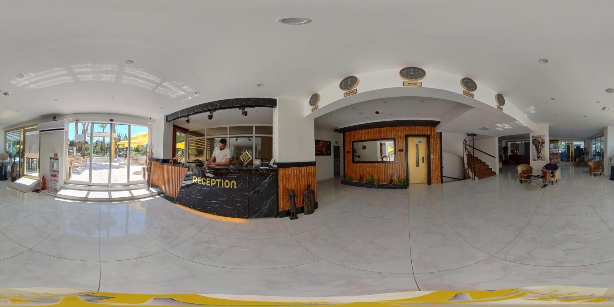 Hotel Far Life