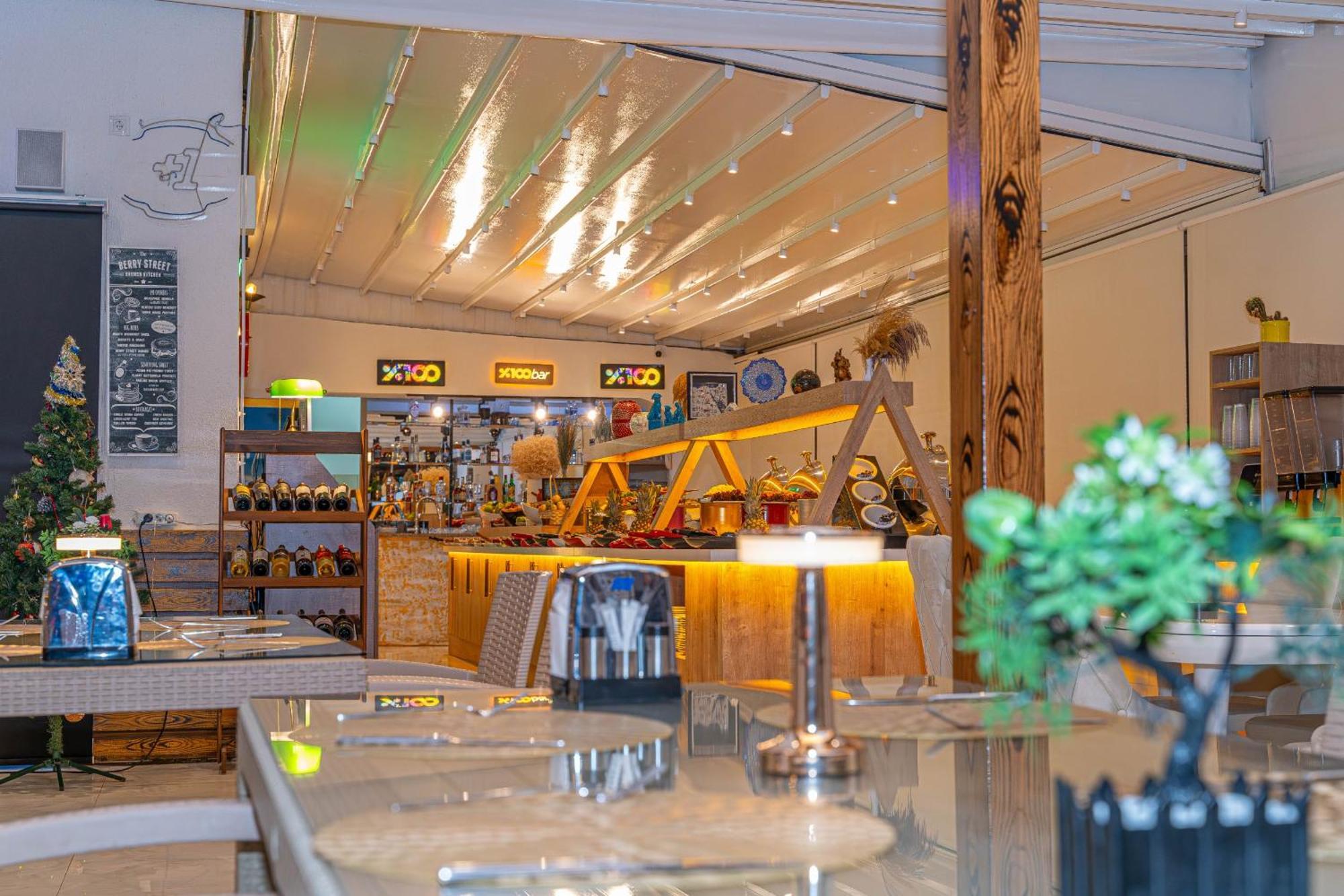Far Life Hotel
