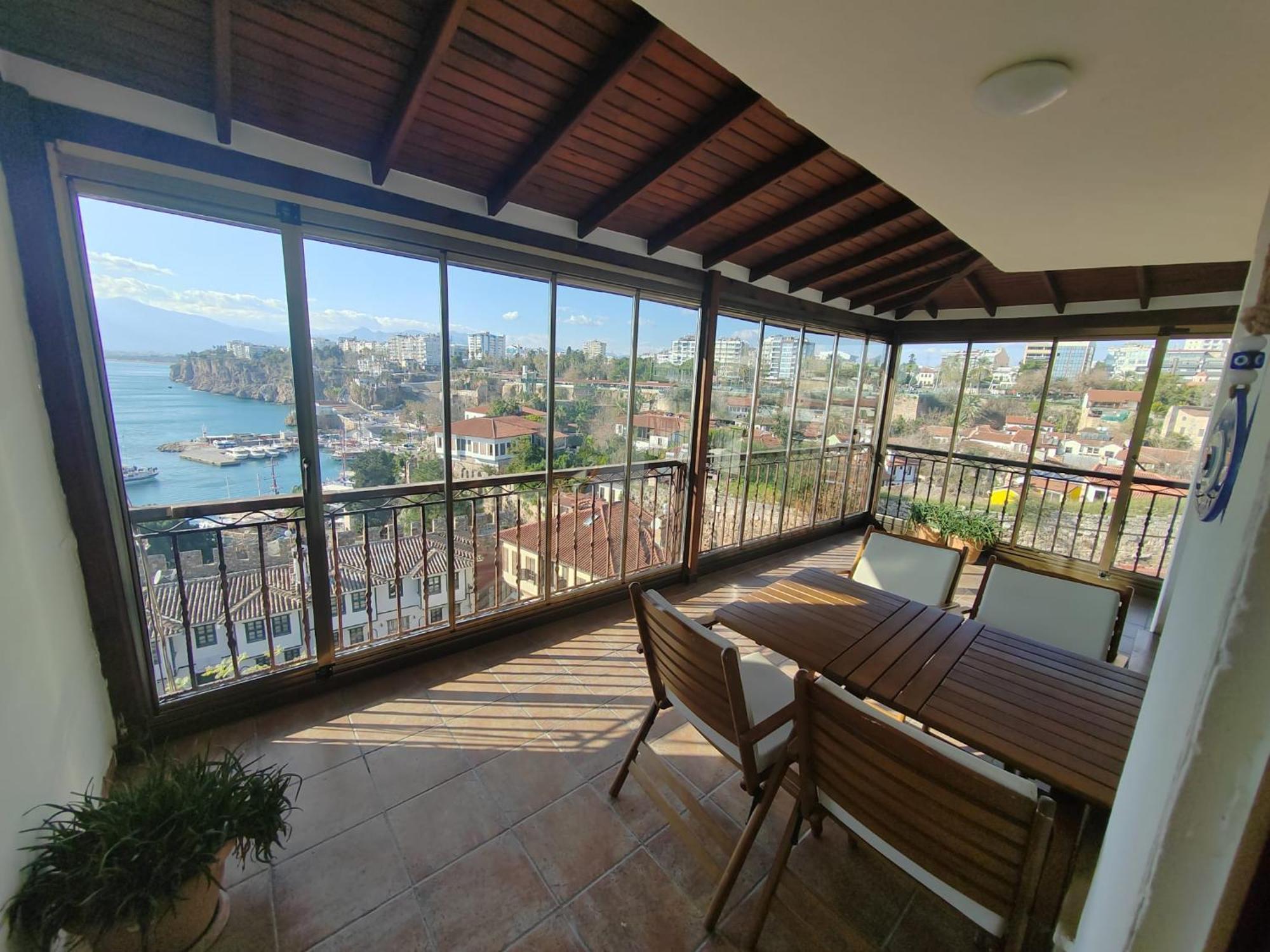 Mavi Avlu - Old Town