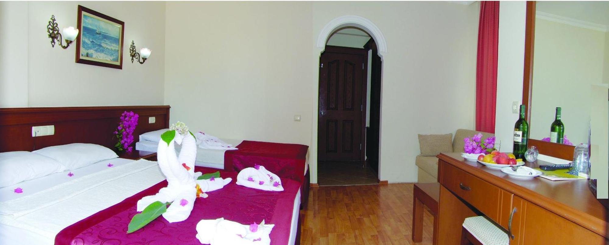 Astoria Park & Hotel 4*