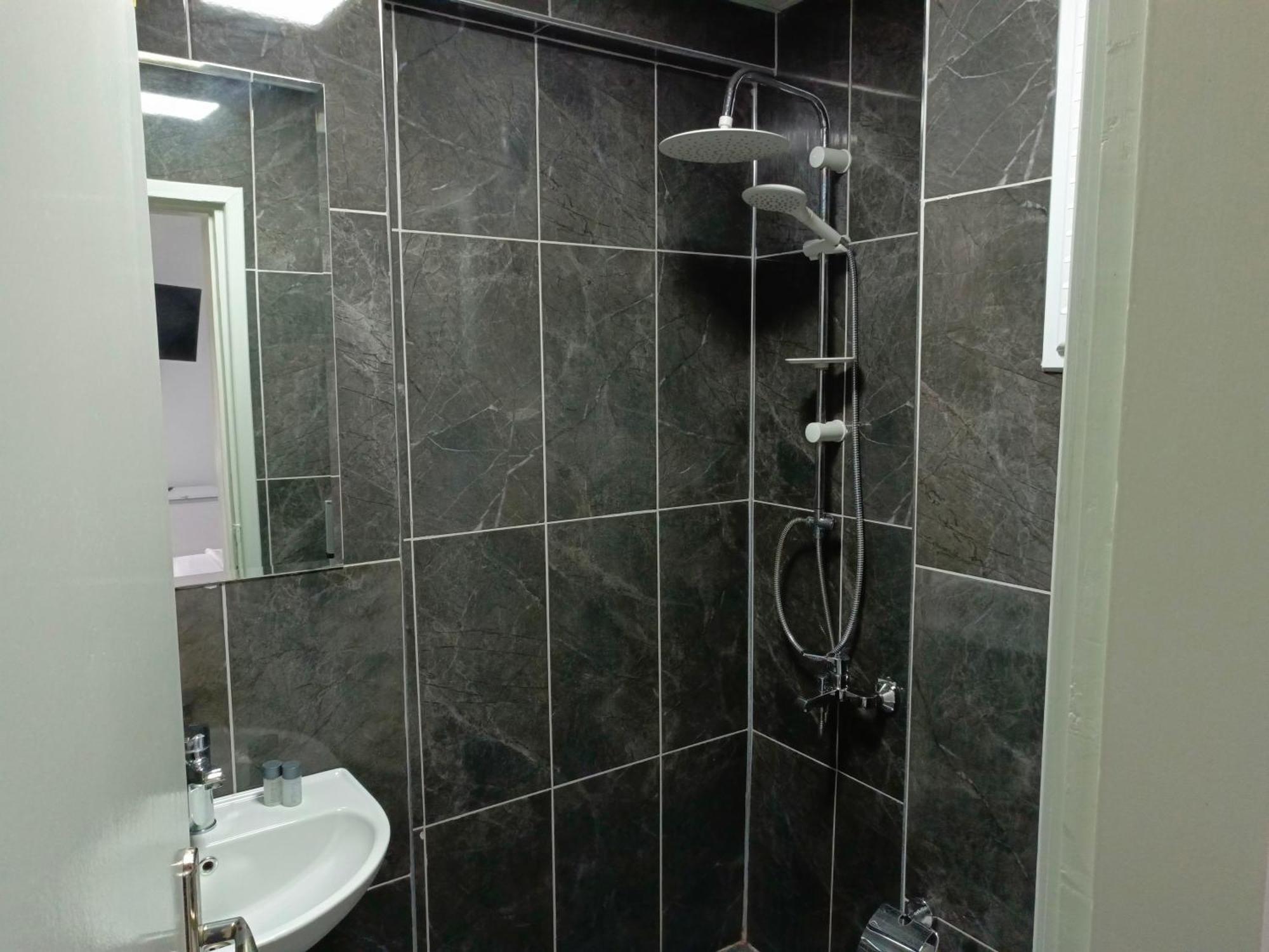 Begumhan Hotel *