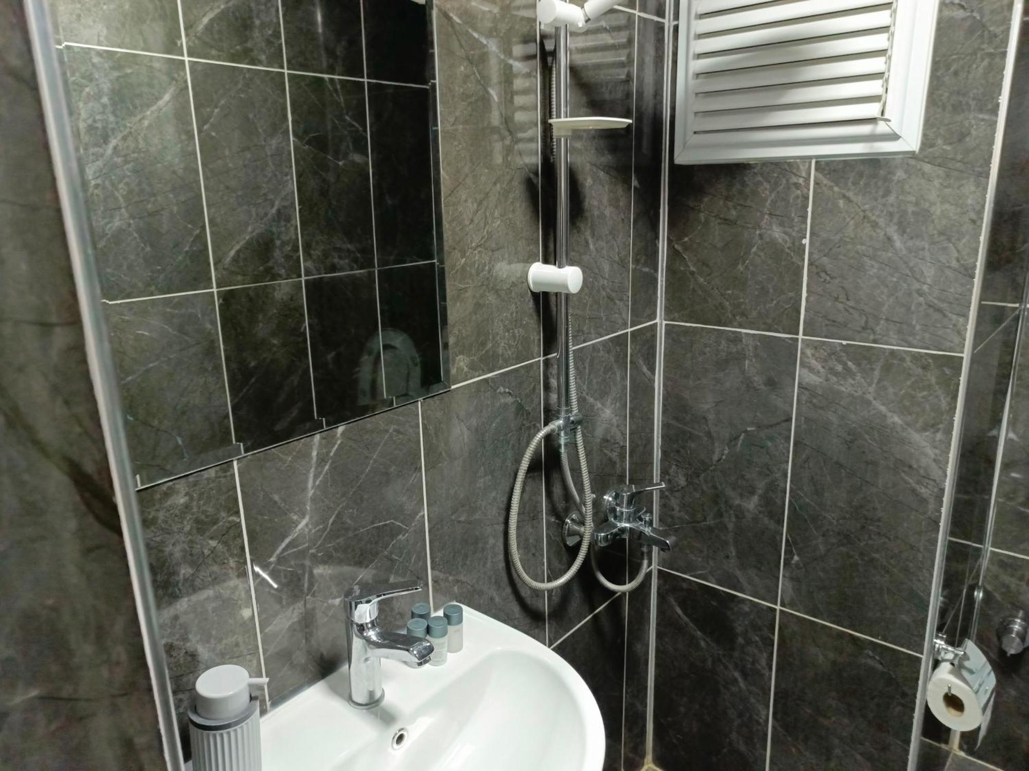 Begumhan Hotel *