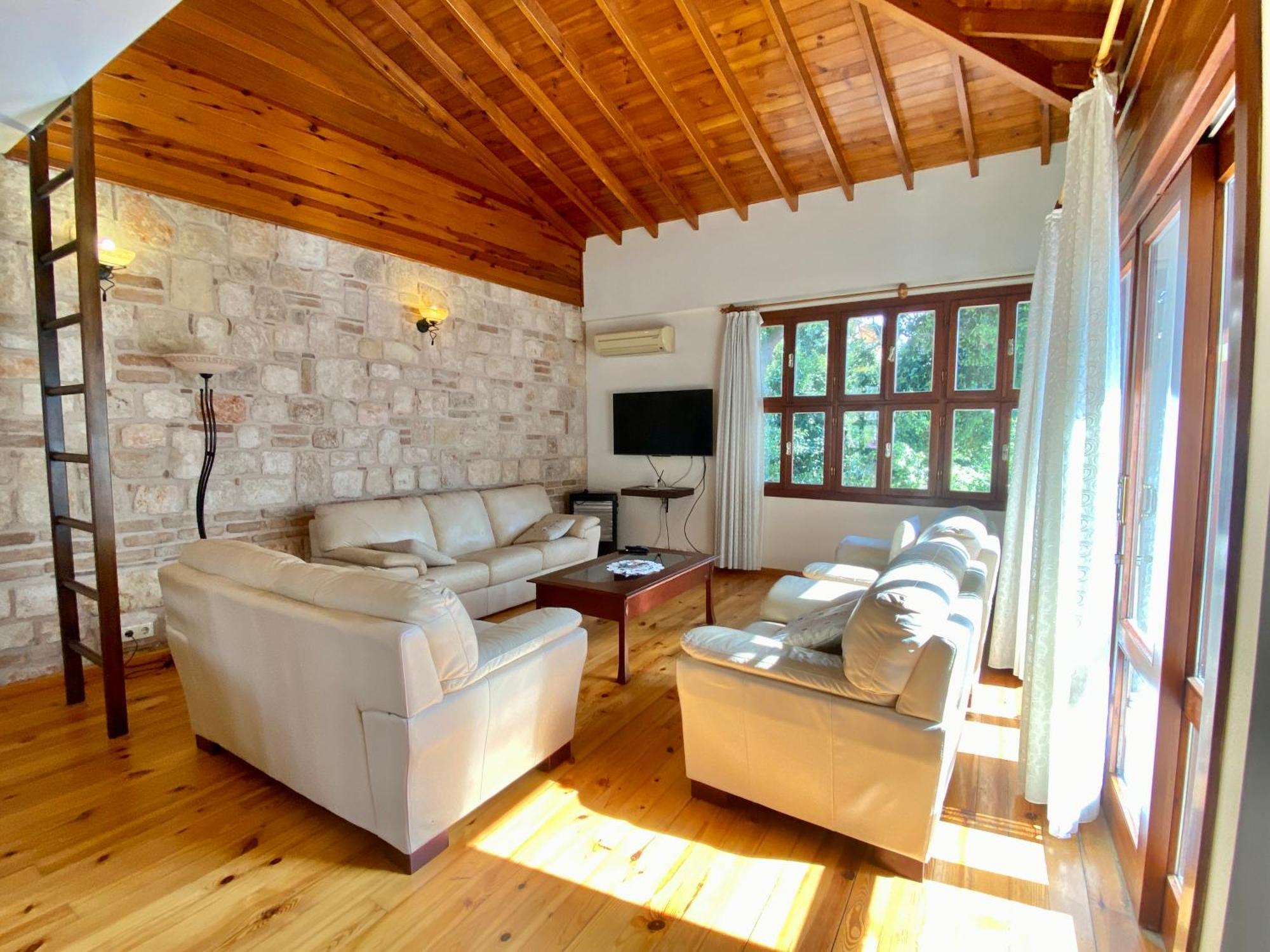 Villa Attalos *