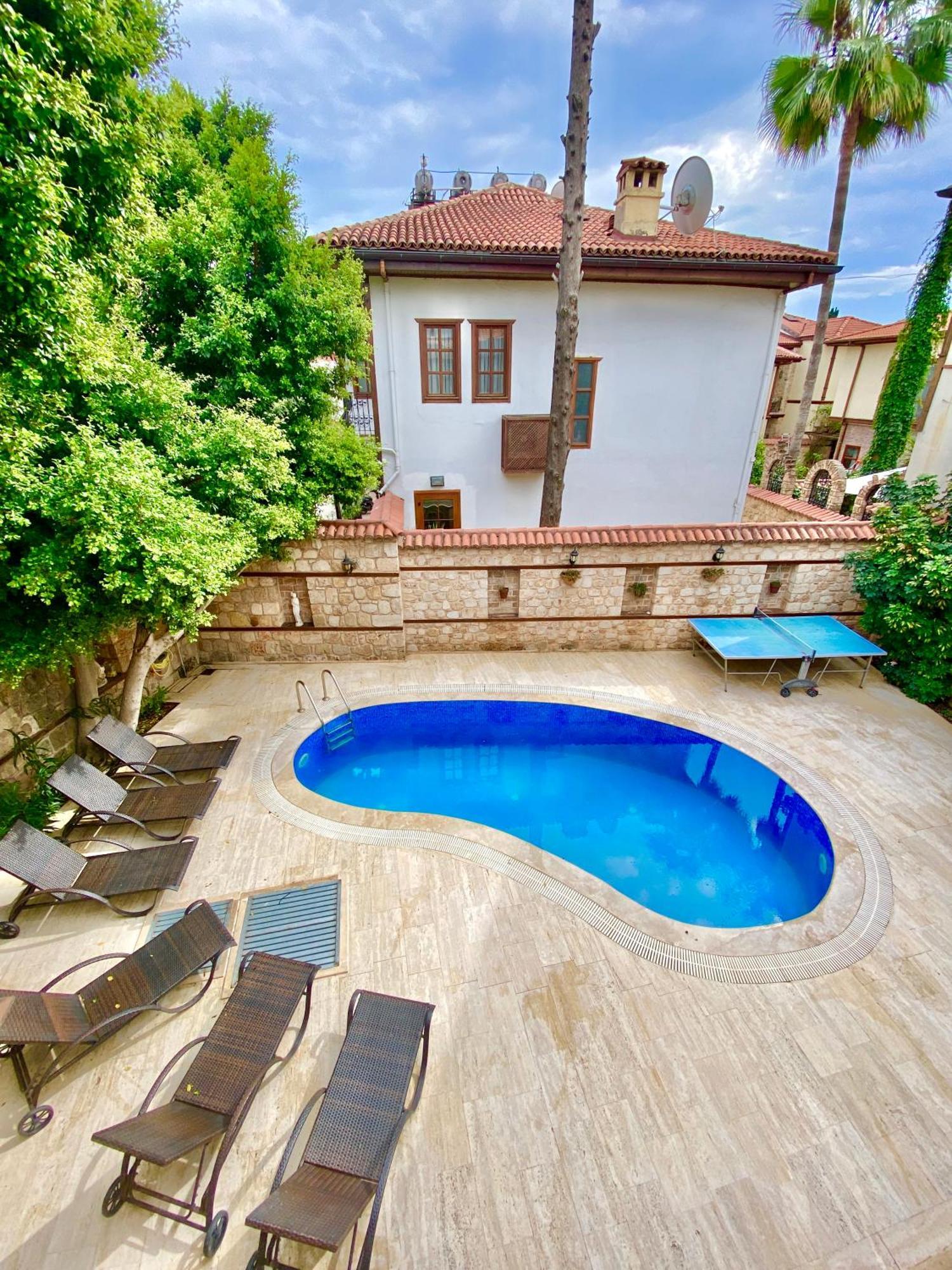 Villa Attalos *