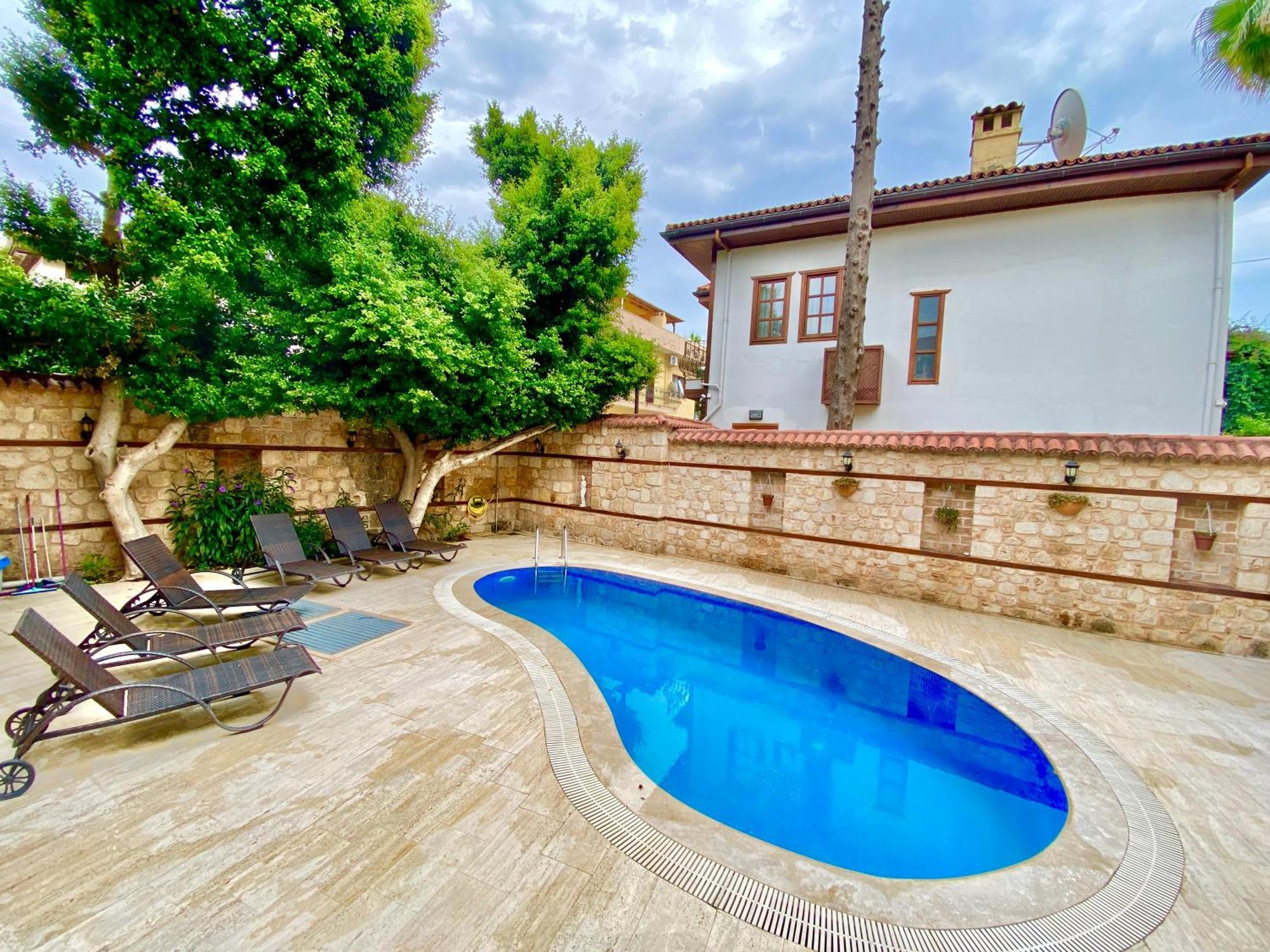Attalos Villa *