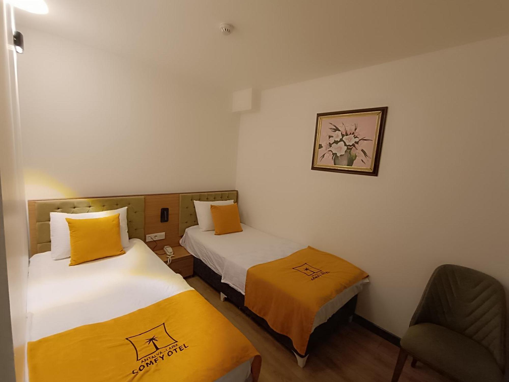 Comfy Lara Hotel
