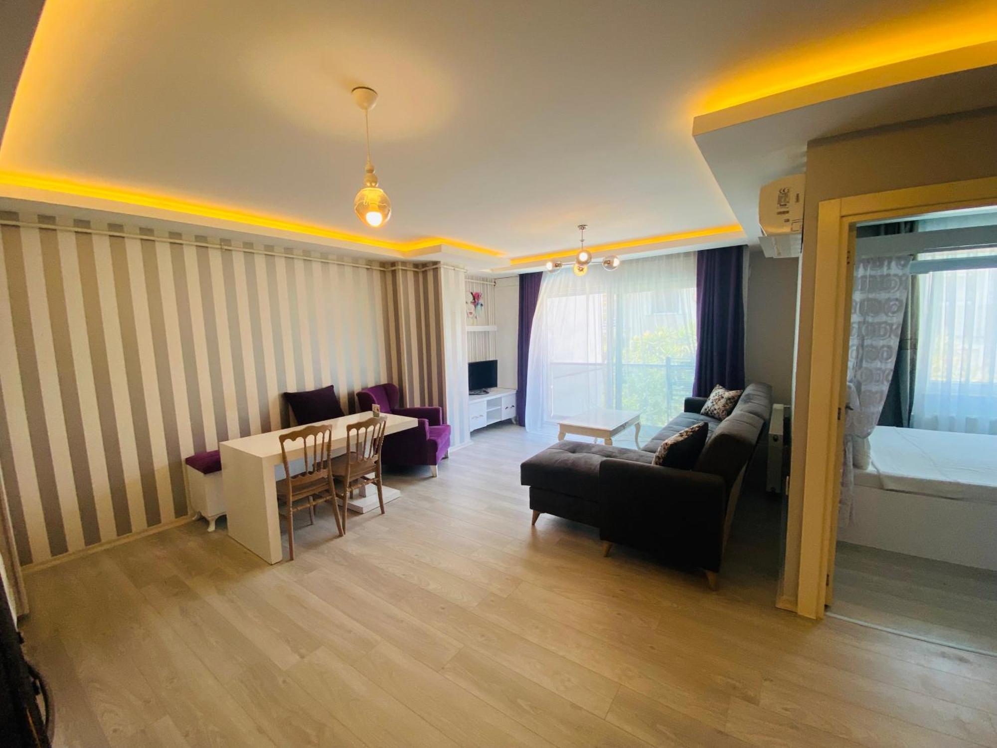 Aparthotel Royal Loft 4*