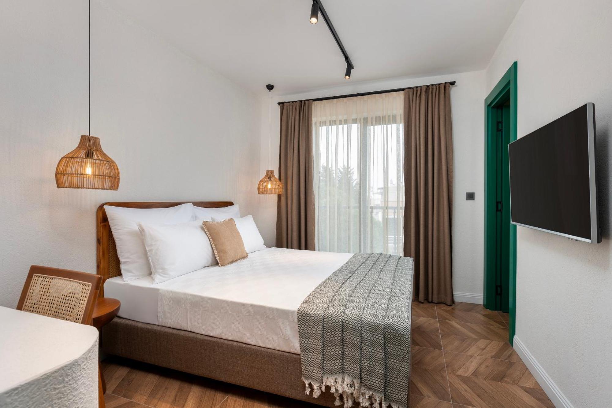 Azuu Boutique Hotel 4*