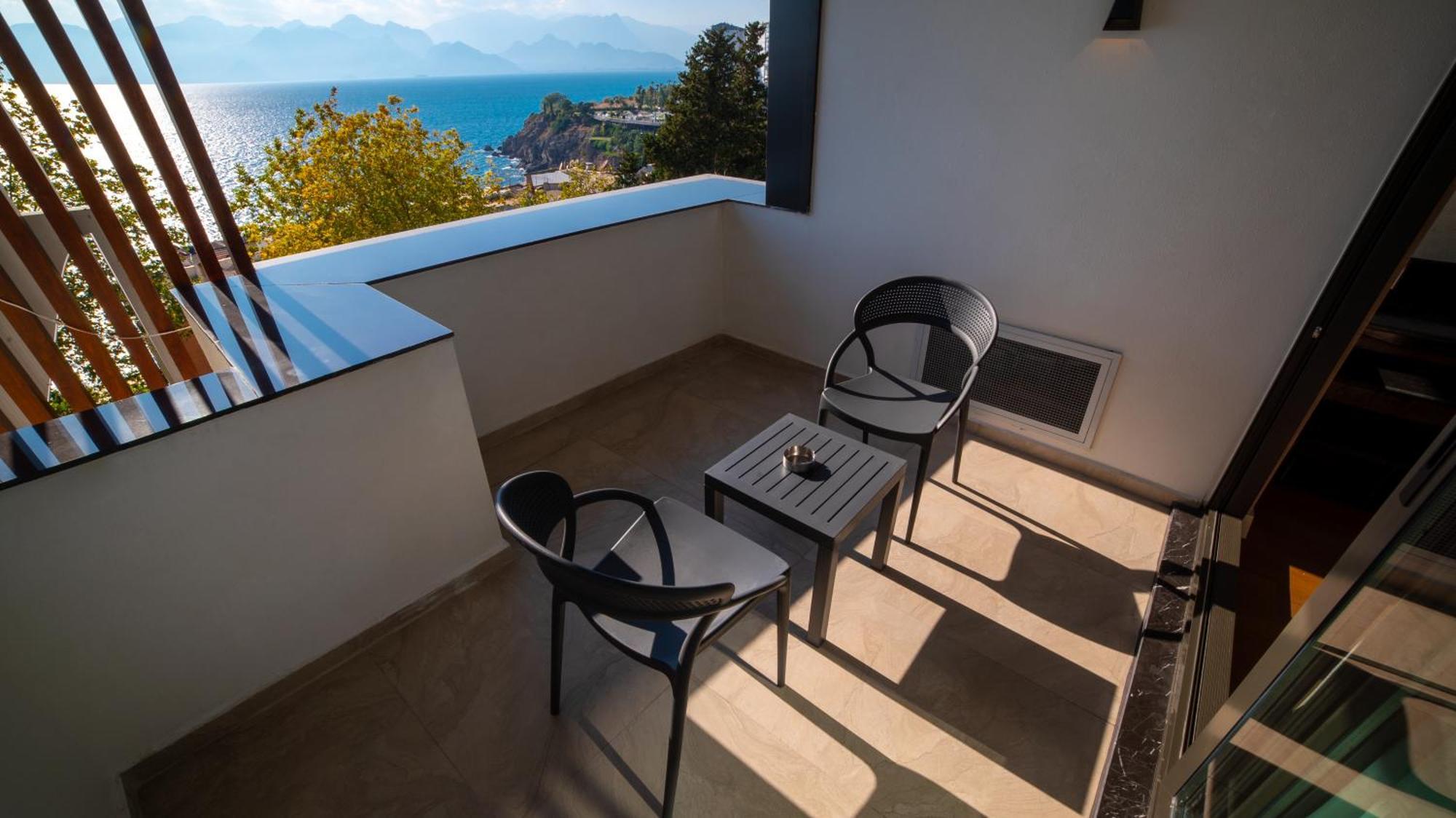 Lara Vista Suits & Spa Otel *