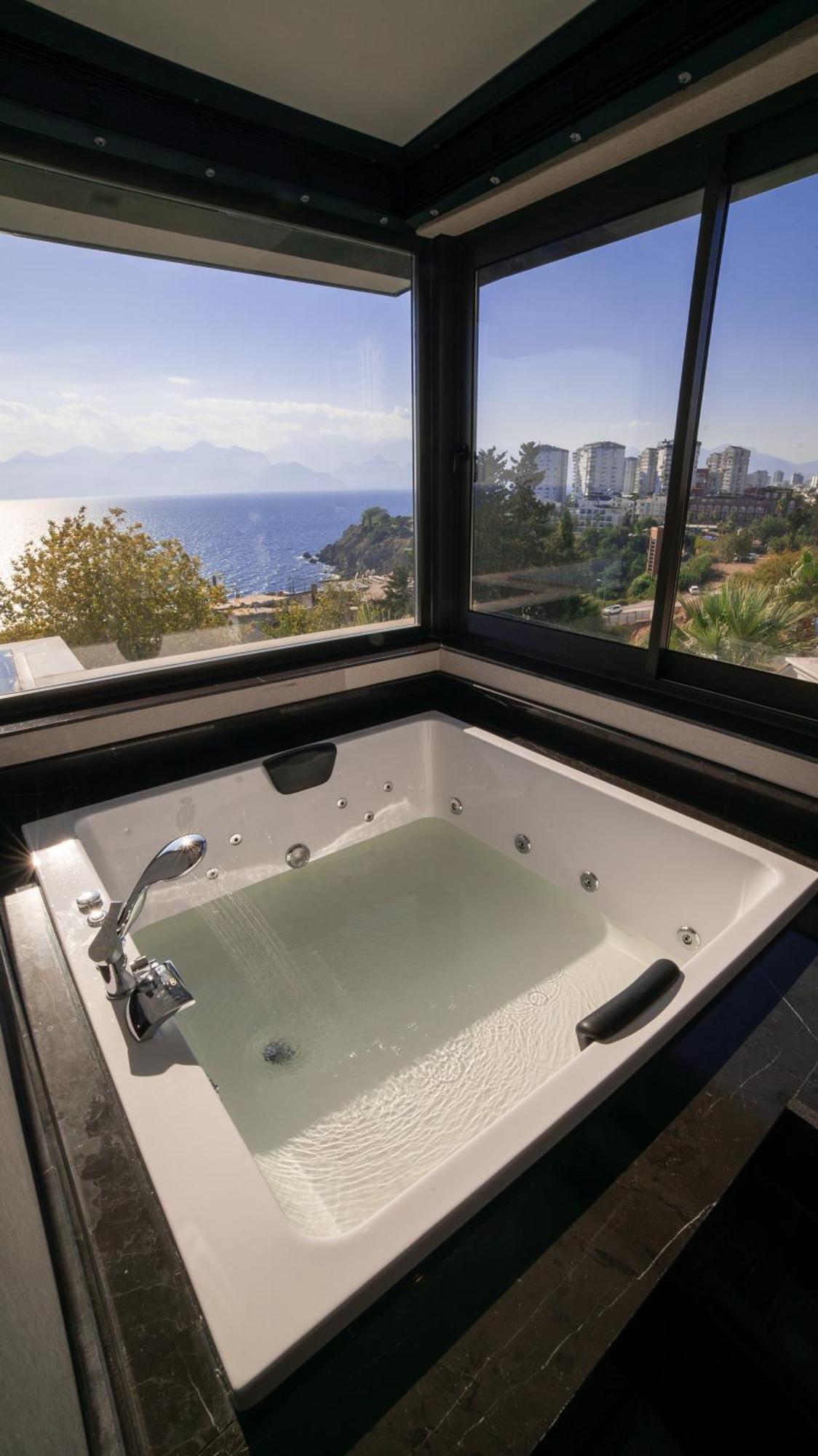 Lara Vista Suits & Spa Otel *