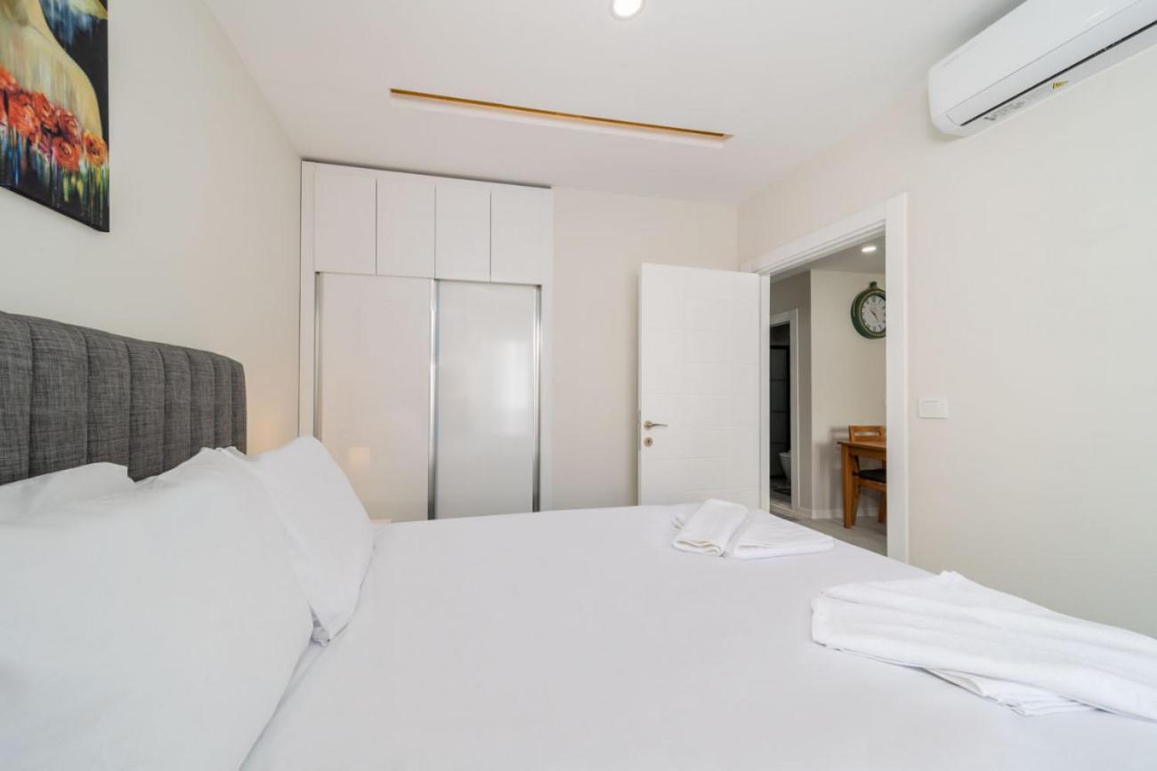 Lovely With Central Location Walking Distance To Beach In Muratpasa, Apartment Antalya