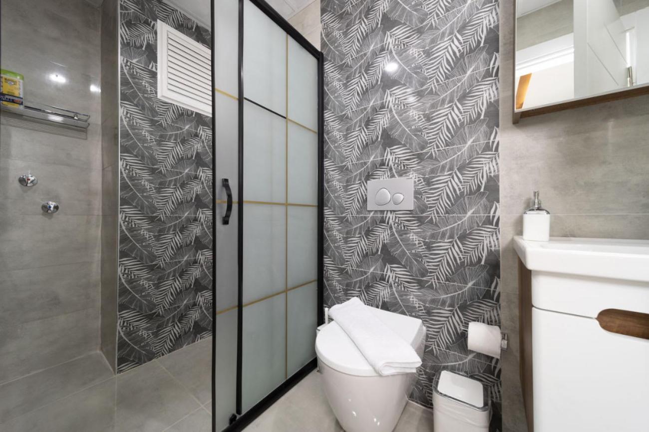 Lovely With Central Location Walking Distance To Beach In Muratpasa, *