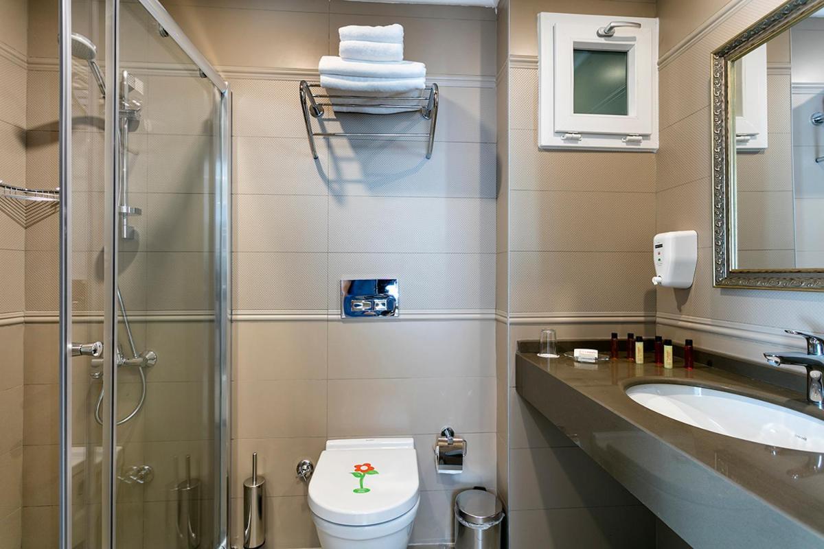Aparthotel The &