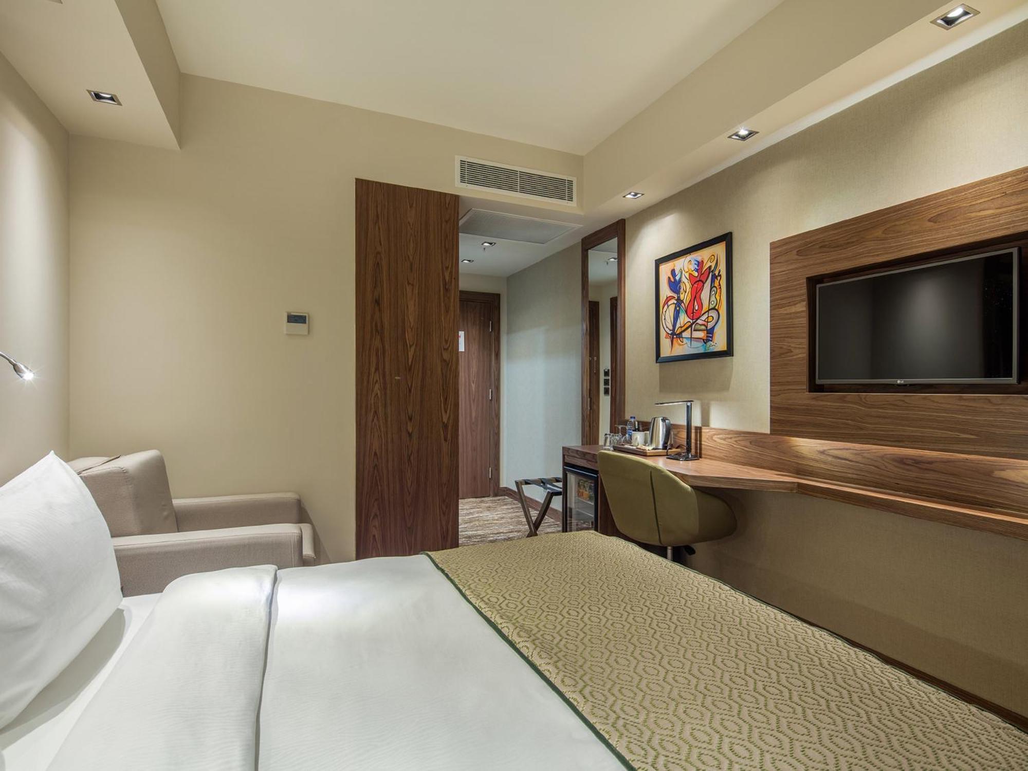 - Lara By Ihg Hotel 5*