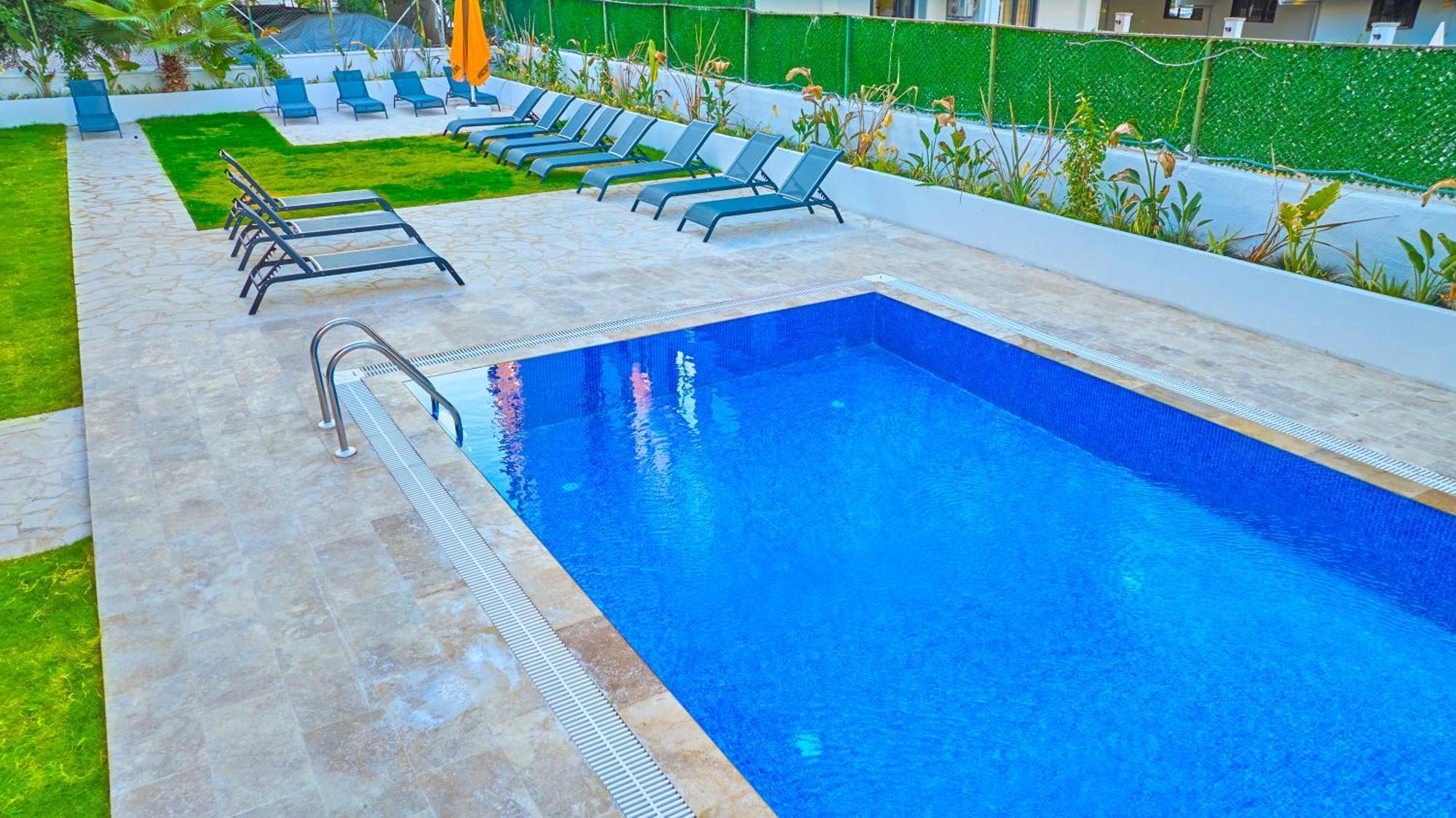 Der Lara Hotel *