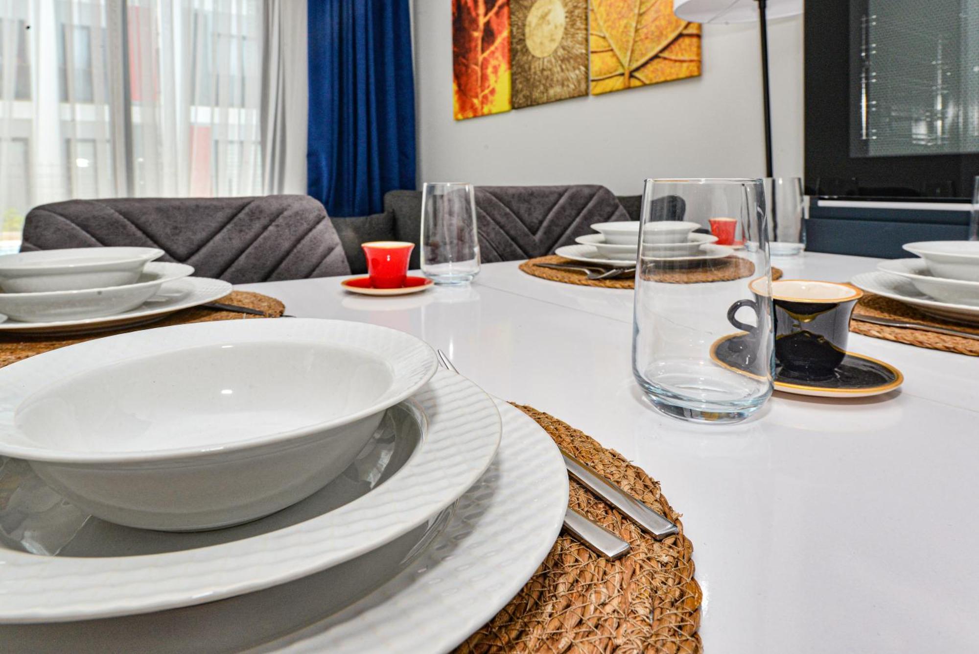 C Airport Apartment *