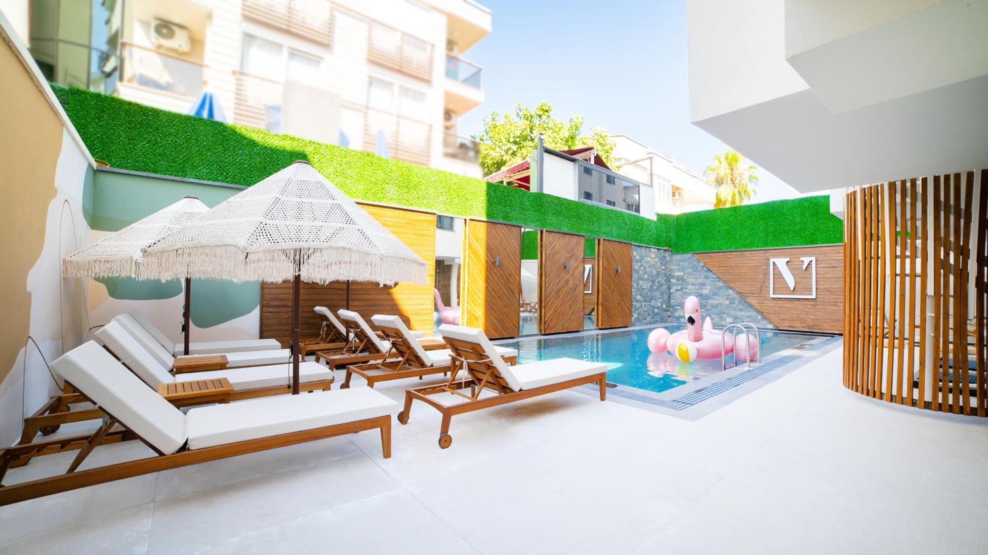 Lara Vista Suits & Spa