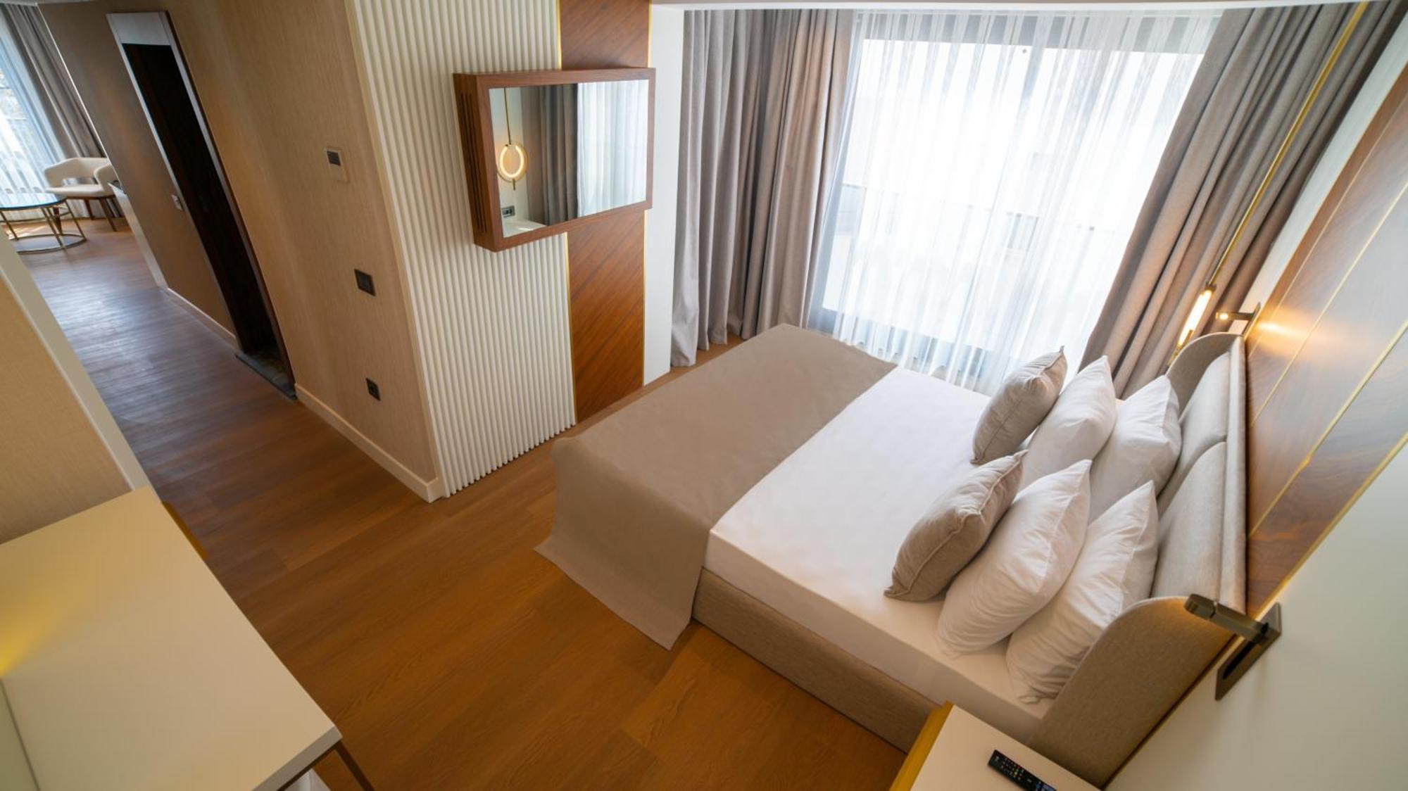 Lara Vista Suits & Spa Otel *