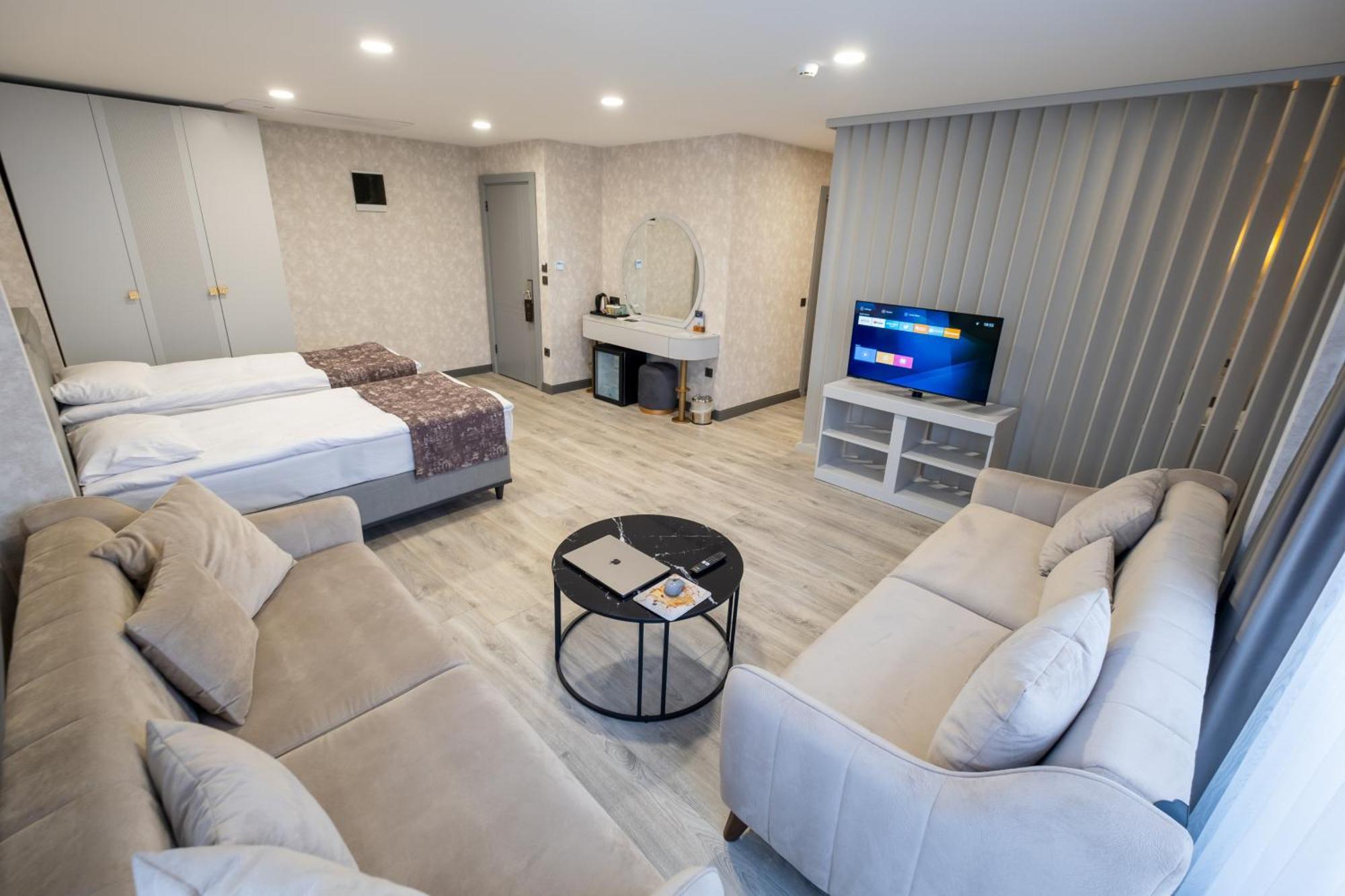 Hotel Avion